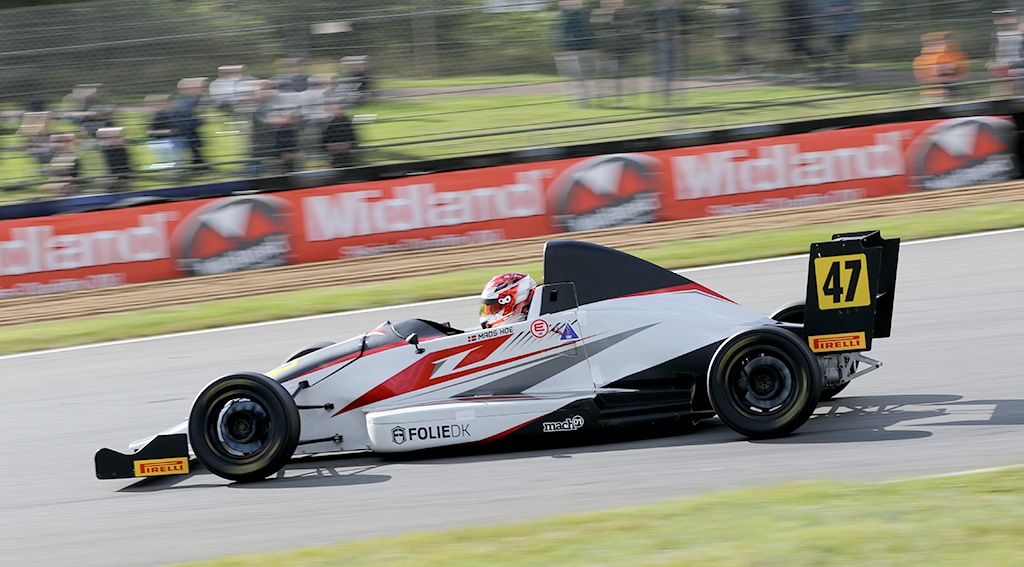Mads Hoe i Mygale sj03
(Foto: Motorsporten.dk)
